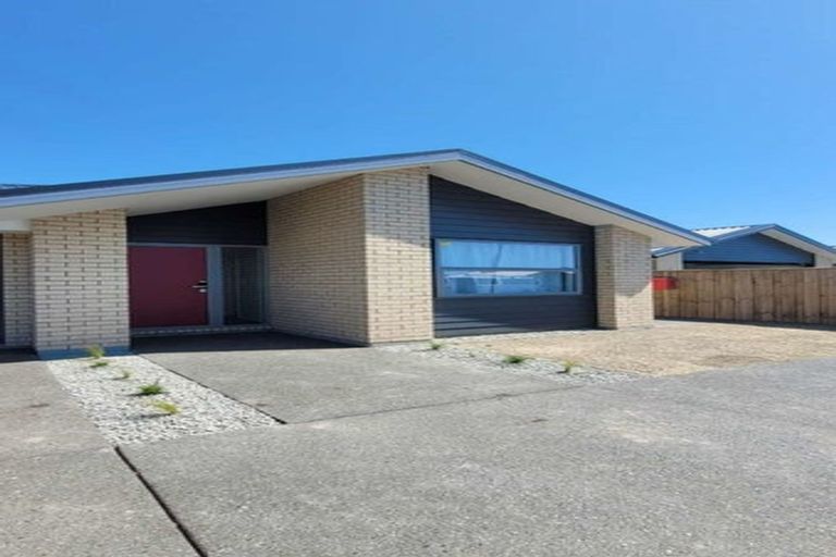 Photo of property in 11 Mehrtens Crescent, Woodend, 7691