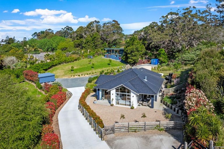 Photo of property in 5b Hobbs Road, Matakatia, Whangaparaoa, 0930