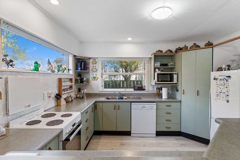 Photo of property in 16 Maunder Street, Marton, 4710