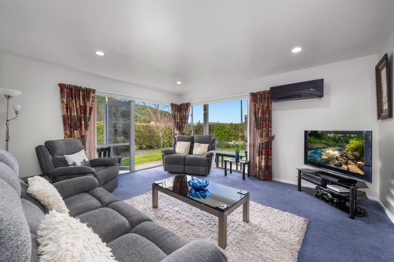 Photo of property in 26 Ranui Street, Waikawa, Picton, 7220