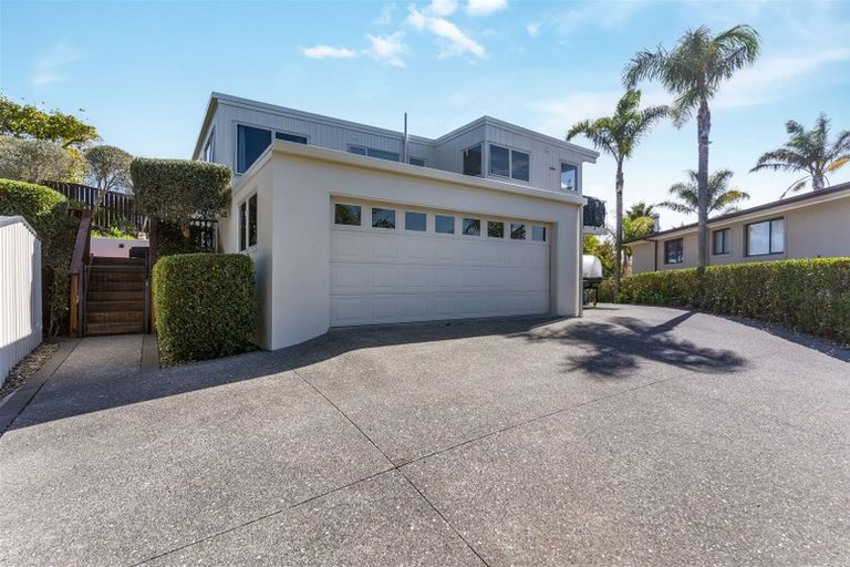 Photo of property in 13 Callender Place, Shelly Park, Auckland, 2014