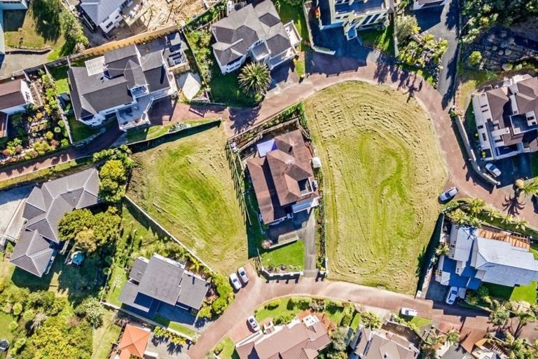 Photo of property in 107 Penguin Drive, Murrays Bay, Auckland, 0630