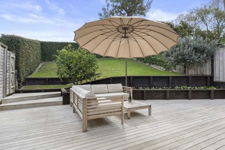 Photo of property in 1/99 Mountbatten Avenue, Hillcrest, Auckland, 0627