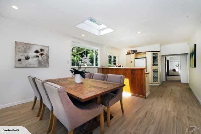 Photo of property in 35 Beach Valley Road, Piha, New Lynn, 0772