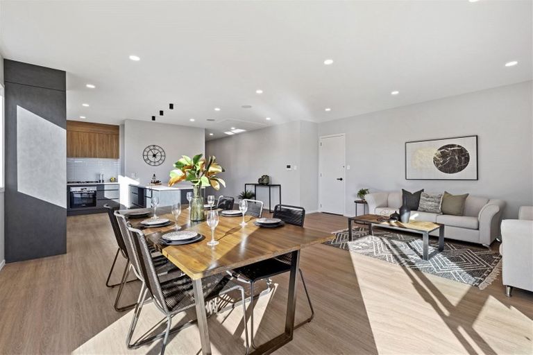 Photo of property in 63 Nobilo Road, Kumeu, 0810