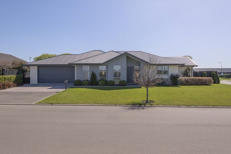 Photo of property in 39 Burford Way, Rolleston, 7615