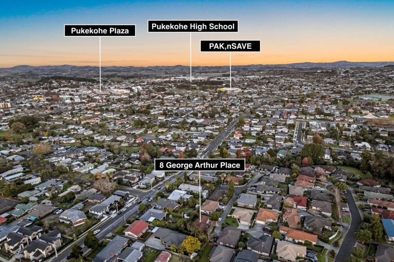 Photo of property in 8 George Arthur Place, Pukekohe, 2120