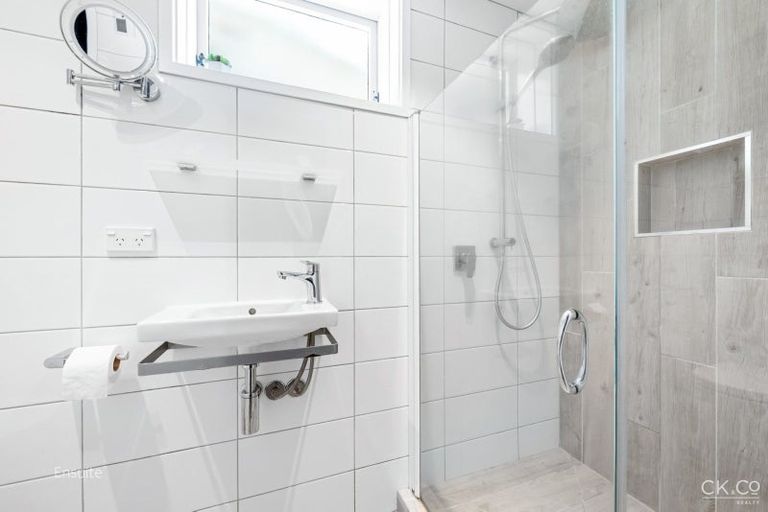 Photo of property in 11 Chichester Drive, Pinehaven, Upper Hutt, 5019