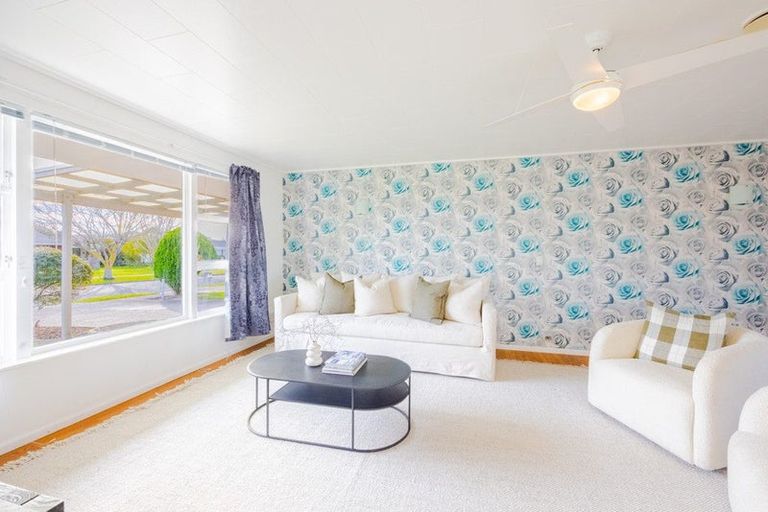 Photo of property in 8 Crichton Place, Taradale, Napier, 4112