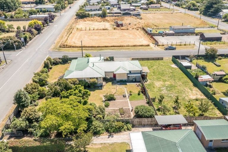 Photo of property in 10 Lowry Street, Waiau, 7332