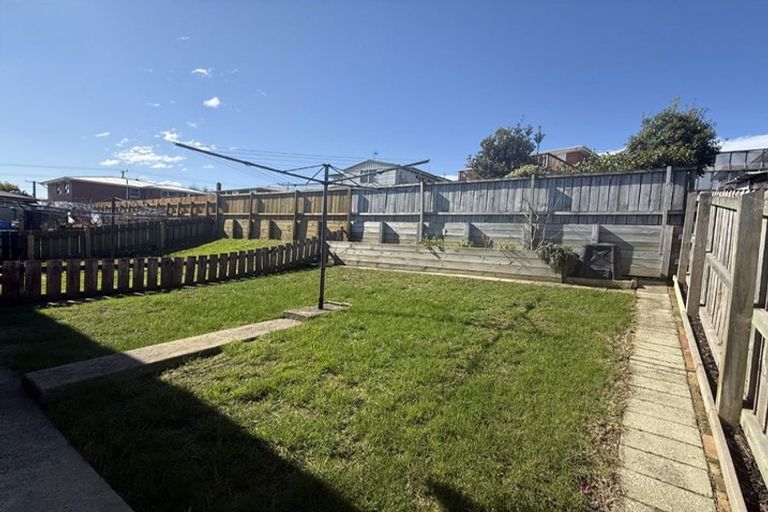 Photo of property in 4a Elwyn Crescent, Green Island, Dunedin, 9018