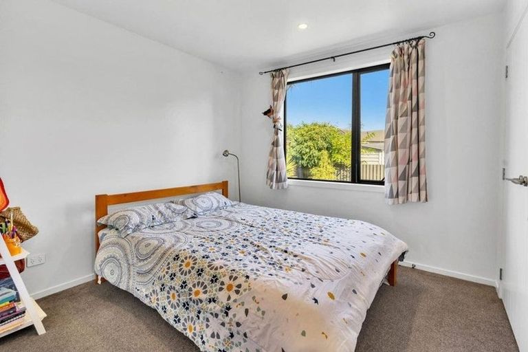 Photo of property in 19 Tarata Grove, Lansdowne, Masterton, 5810