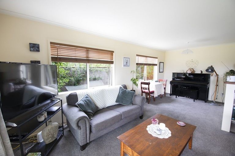 Photo of property in 10 Waitaha Place, Clive, 4102