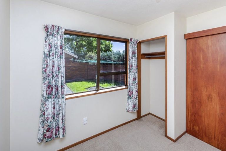 Photo of property in 15 Valerie Place, Redwood, Christchurch, 8051
