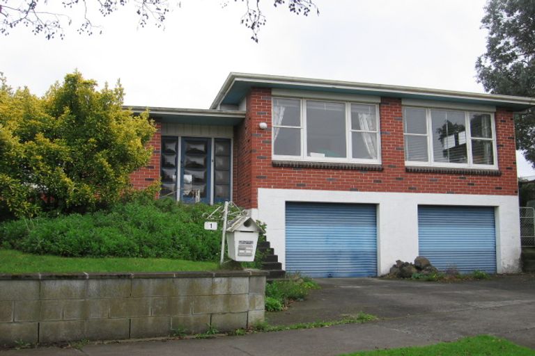 Photo of property in 1 Mahia Place, Kelvin Grove, Palmerston North, 4414