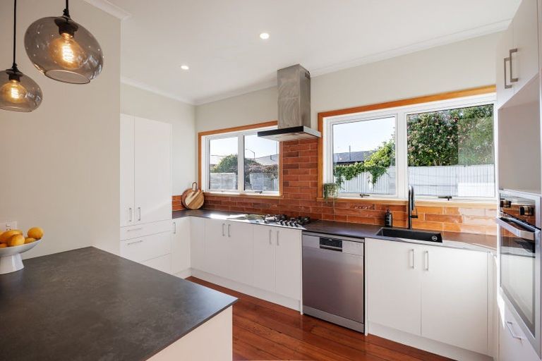 Photo of property in 49 Meeanee Road, Taradale, Napier, 4112
