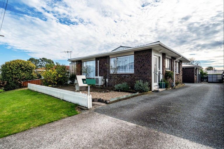 Photo of property in 5 Union Street, Merrilands, New Plymouth, 4312