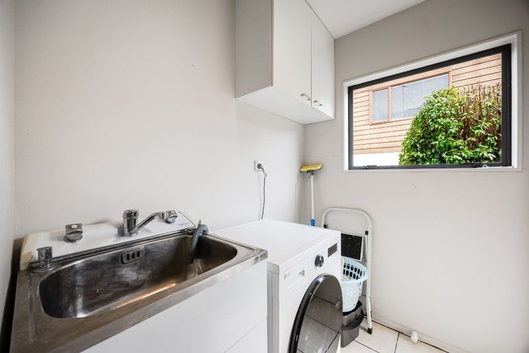 Photo of property in 10b Elliston Crescent, Stanmore Bay, Whangaparaoa, 0932