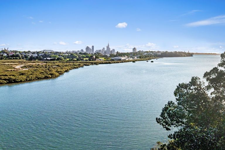 Photo of property in 71a Ngataringa Road, Devonport, Auckland, 0624