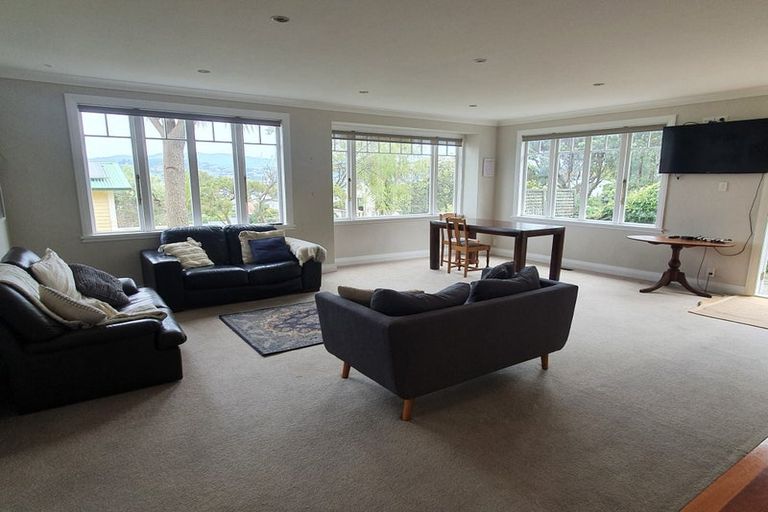 Photo of property in 49 Tio Tio Road, Miramar, Wellington, 6022