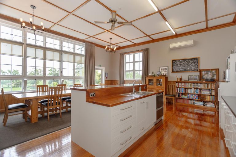 Photo of property in 33 Wellington Street, Enfield, Oamaru, 9491