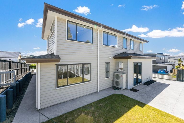 Photo of property in 15 Dulcie Way, Orewa, 0931