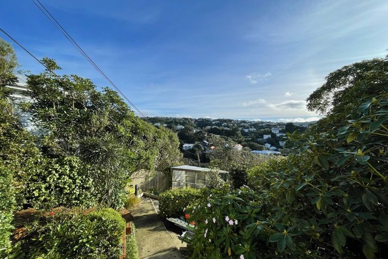 Photo of property in 45 Fairview Crescent, Kelburn, Wellington, 6012