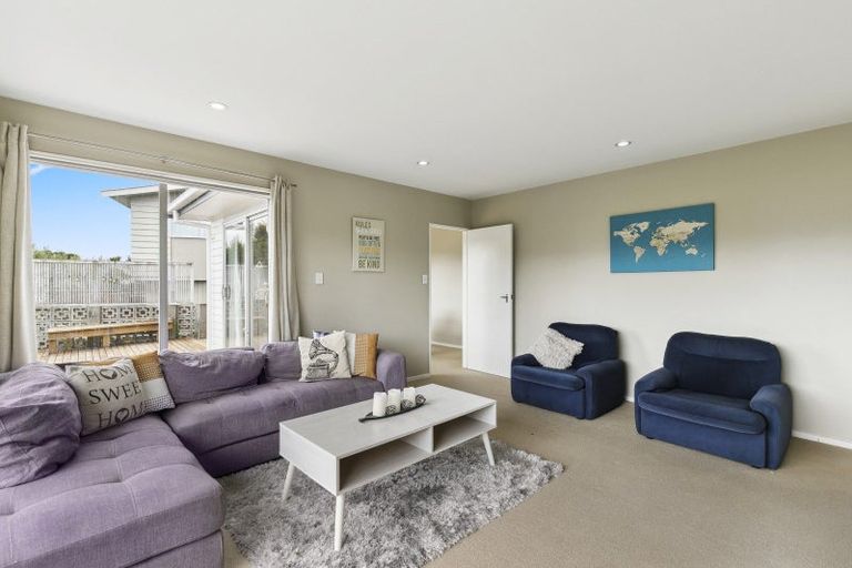 Photo of property in 12 Mcmahon Way, Paparangi, Wellington, 6037