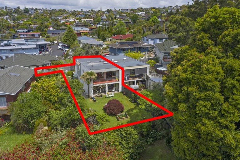 Photo of property in 2/59 Maxwelton Drive, Mairangi Bay, Auckland, 0630