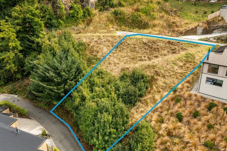 Photo of property in 7 Conifer Lane, Queenstown, 9300