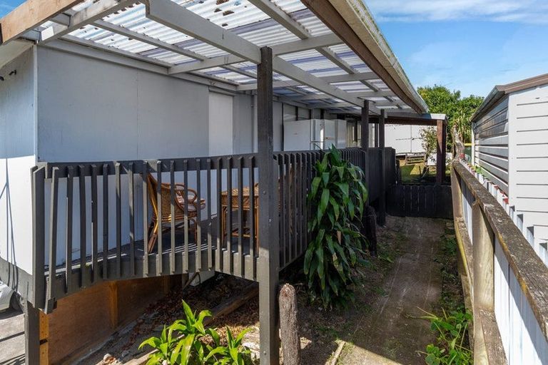 Photo of property in 2/10 Nearco Street, Randwick Park, Auckland, 2105