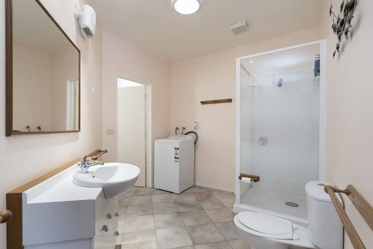 Photo of property in 19 Rewa Place, Russell, 0202