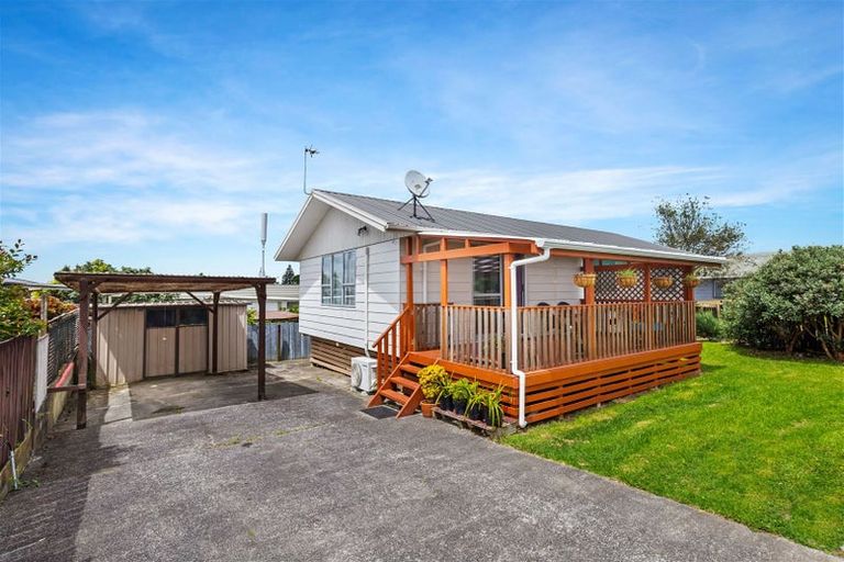 Photo of property in 2/146a Don Buck Road, Massey, Auckland, 0614