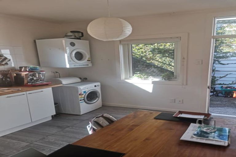 Photo of property in 6 Barton Terrace, Thorndon, Wellington, 6011