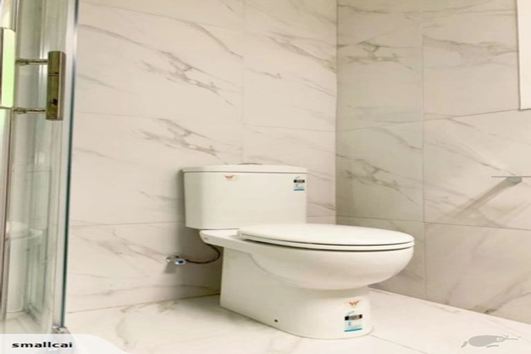 Photo of property in 555b East Coast Road, Browns Bay, Auckland, 0630