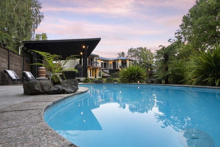 Photo of property in 19 Cremorne Avenue, Hokowhitu, Palmerston North, 4410