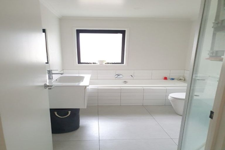 Photo of property in 6 Ward Street, Jacks Point, Queenstown, 9371