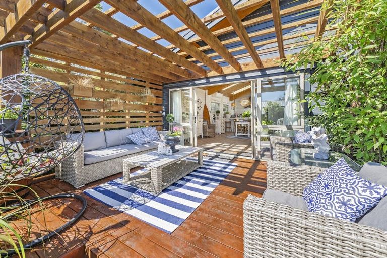 Photo of property in 11 Swindells Road, Waikuku Beach, 7473