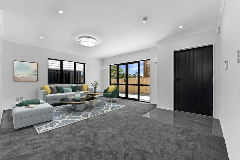 Photo of property in 12 Mcleod Road, Weymouth, Auckland, 2103