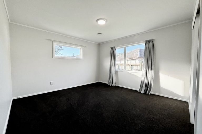 Photo of property in 350 Wellington Road, Wainuiomata, Lower Hutt, 5014