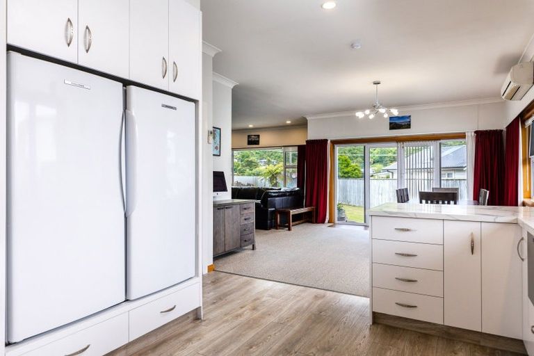 Photo of property in 36 Kent Street, Picton, 7220