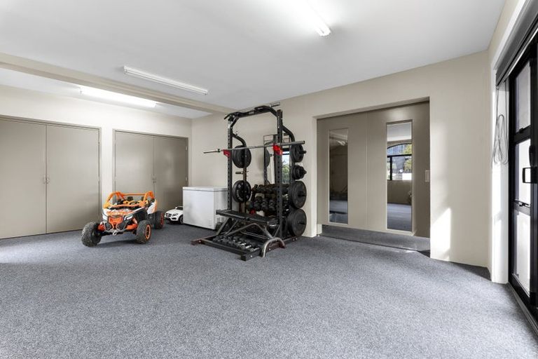 Photo of property in 1 Arden Place, Oakura, 4314