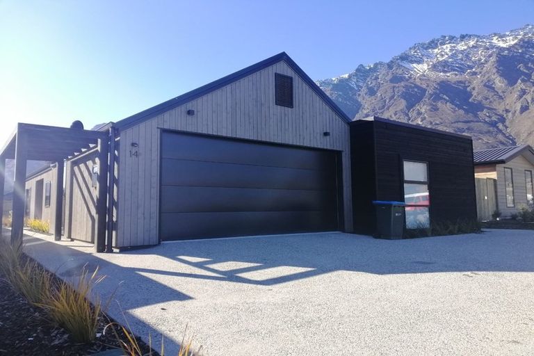 Photo of property in 14 Ward Street, Jacks Point, Queenstown, 9371