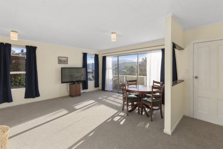 Photo of property in 1b Lord Street, Stokes Valley, Lower Hutt, 5019