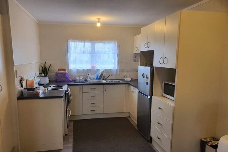 Photo of property in 2/10 Trounson Avenue, Clendon Park, Auckland, 2103