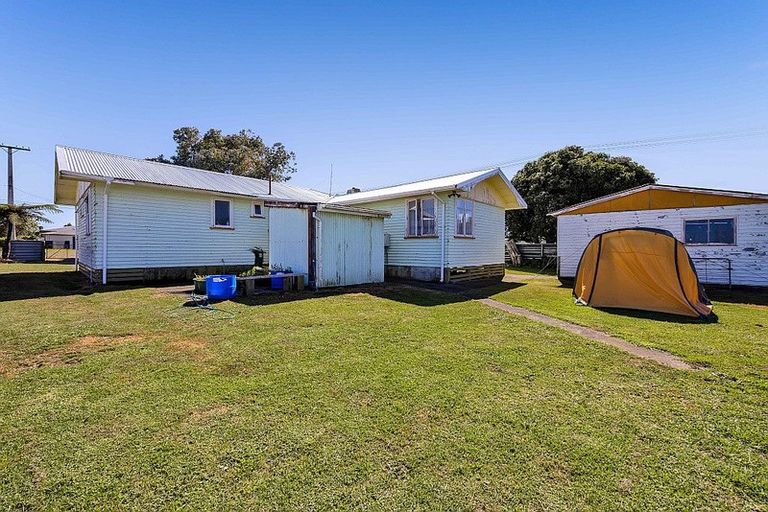 Photo of property in 60 Kapuni Street, Manaia, 4612