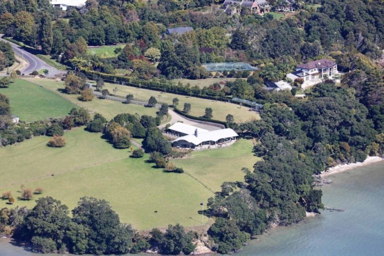 Photo of property in 389 Clifton Road, Whitford, Howick, 2571