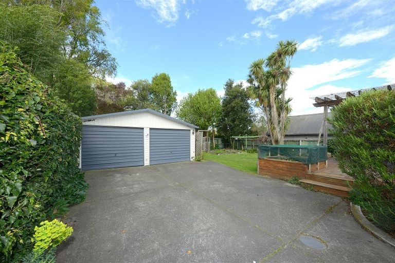 Photo of property in 82 Avonhead Road, Avonhead, Christchurch, 8042