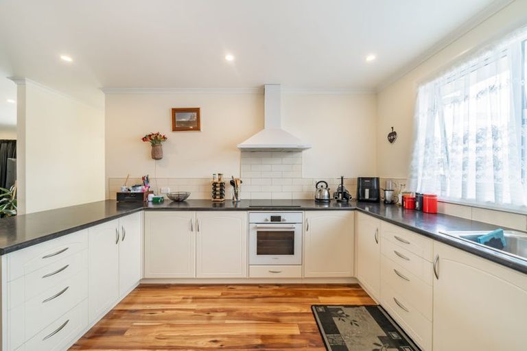 Photo of property in 3 Hall Grove, Ebdentown, Upper Hutt, 5018