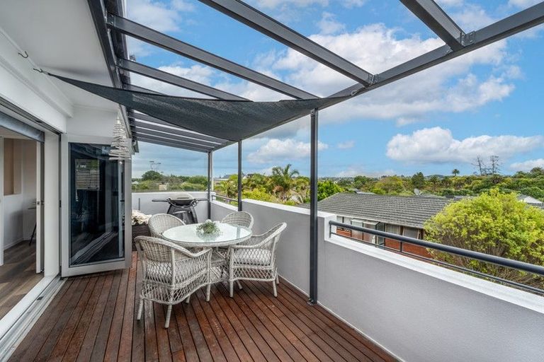 Photo of property in 19 Clovelly Road, Bucklands Beach, Auckland, 2012